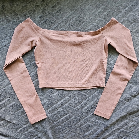 F21 Off Shoulder Crop Top - Picture 4 of 5